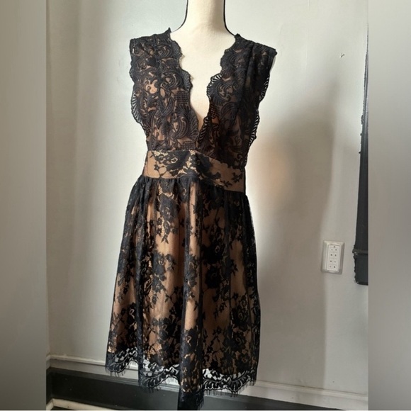 Majorelle Moonlit Black Lace Criss Cross Mini Dress size size large - Picture 3 of 6
